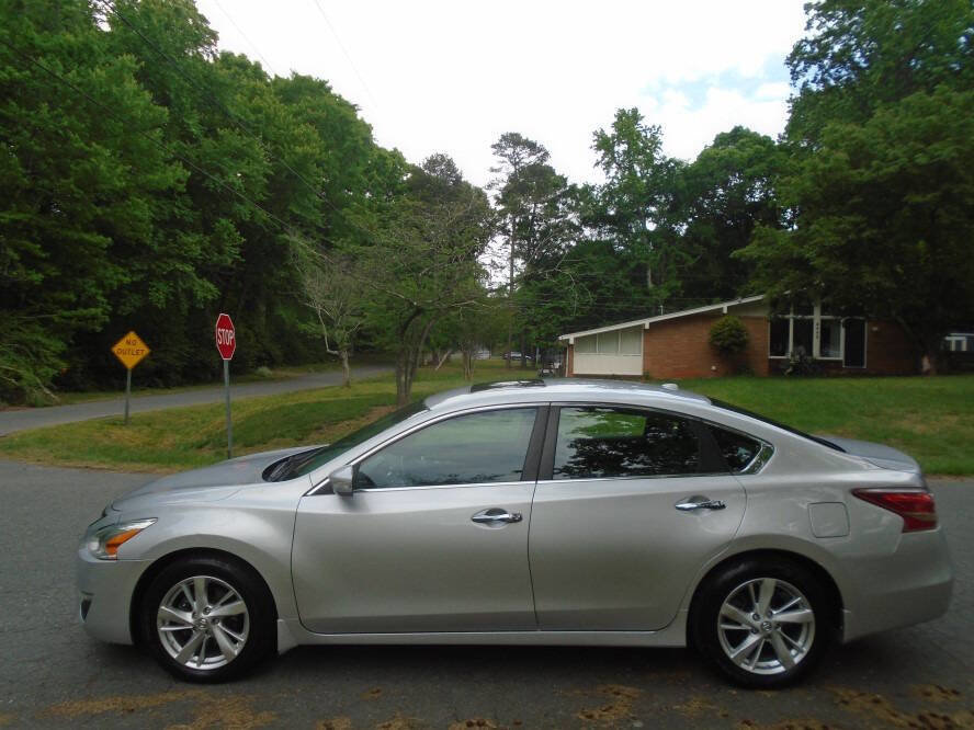 Used 2013 Nissan Altima 2.5 SL w/ Technology Pkg FWD image 8