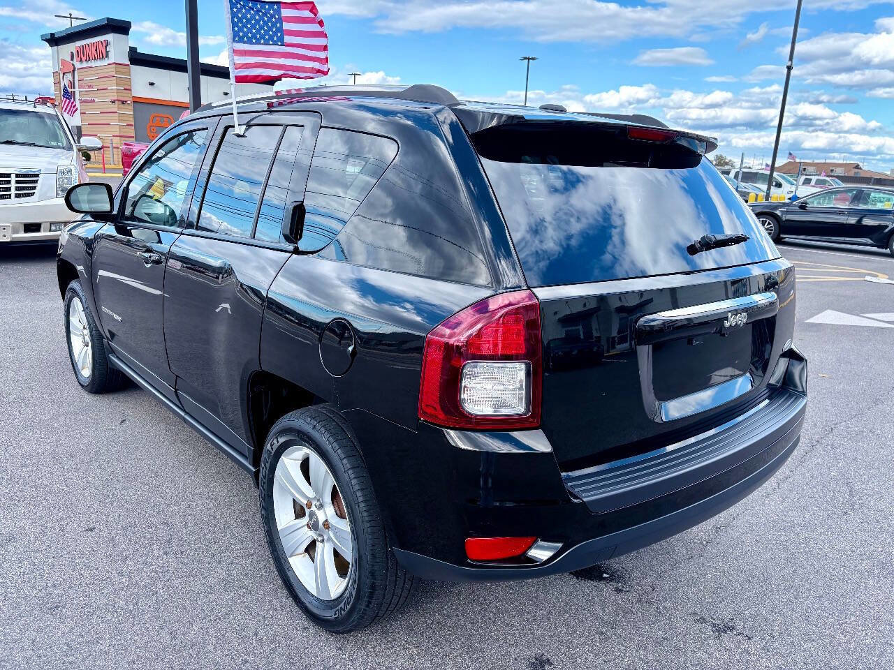 Used 2014 Jeep Compass Latitude FWD image 4