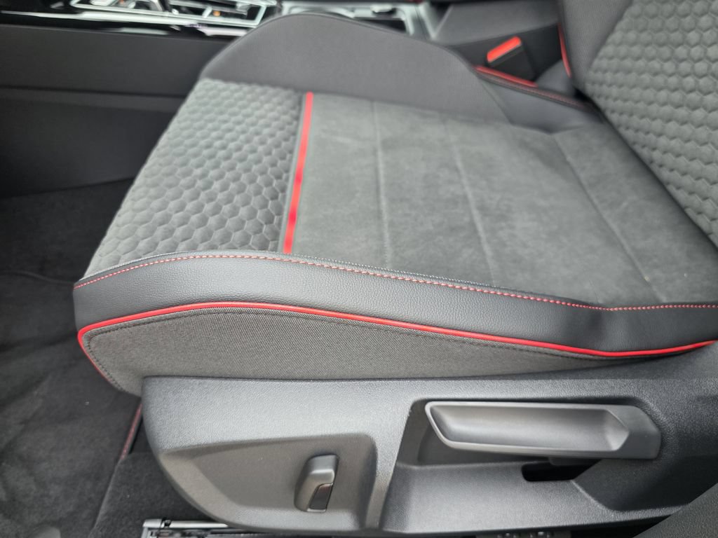 New 2026 Volkswagen GTI SE FWD image 21
