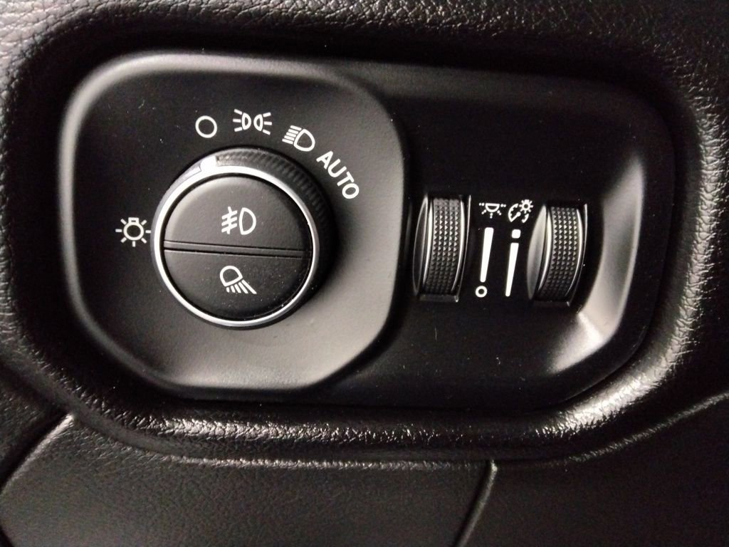 Used 2024 RAM 2500 Laramie image 18