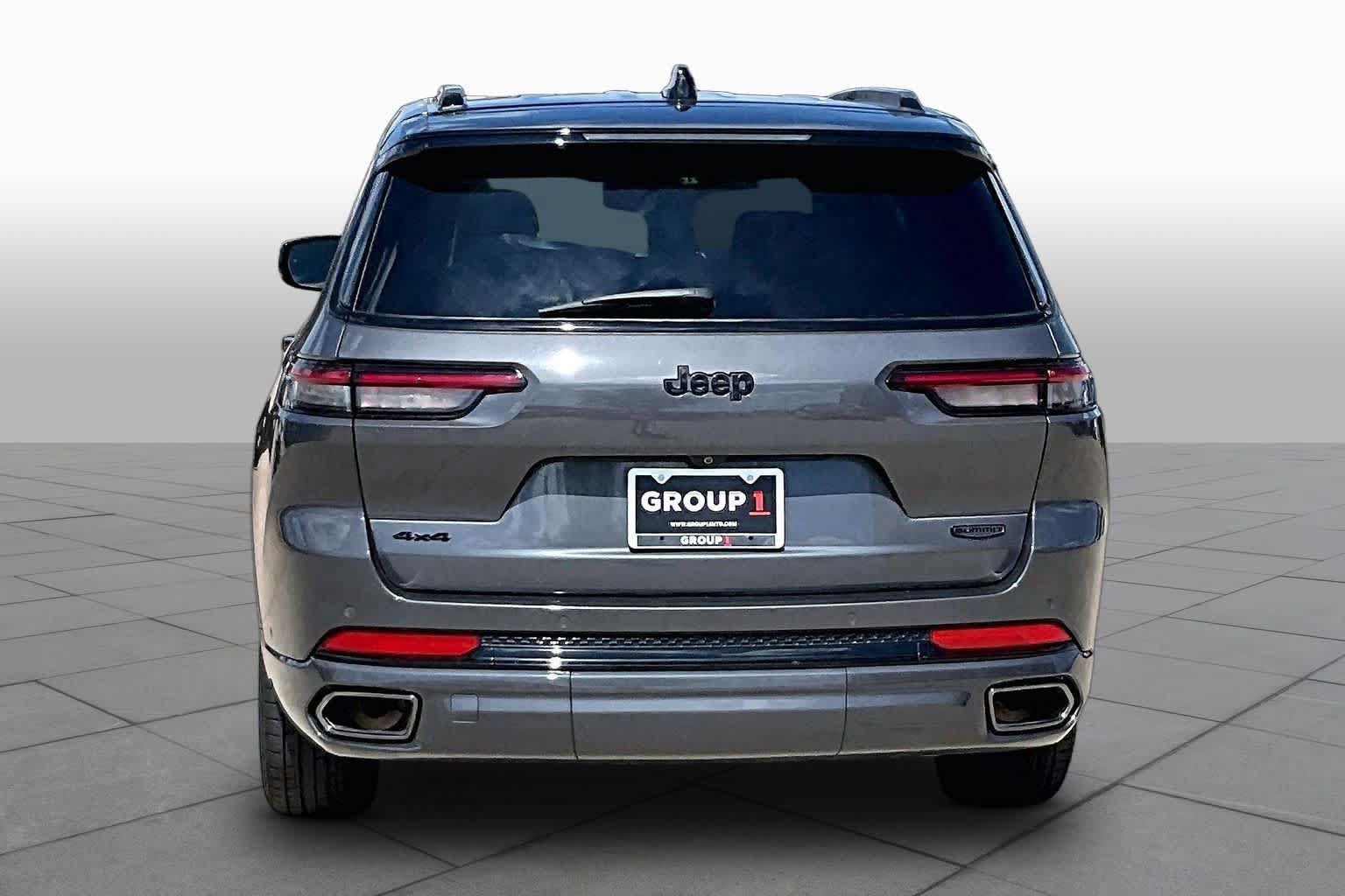 Used 2023 Jeep Grand Cherokee L Summit w/ High Altitude Package AWD/4WD image 4