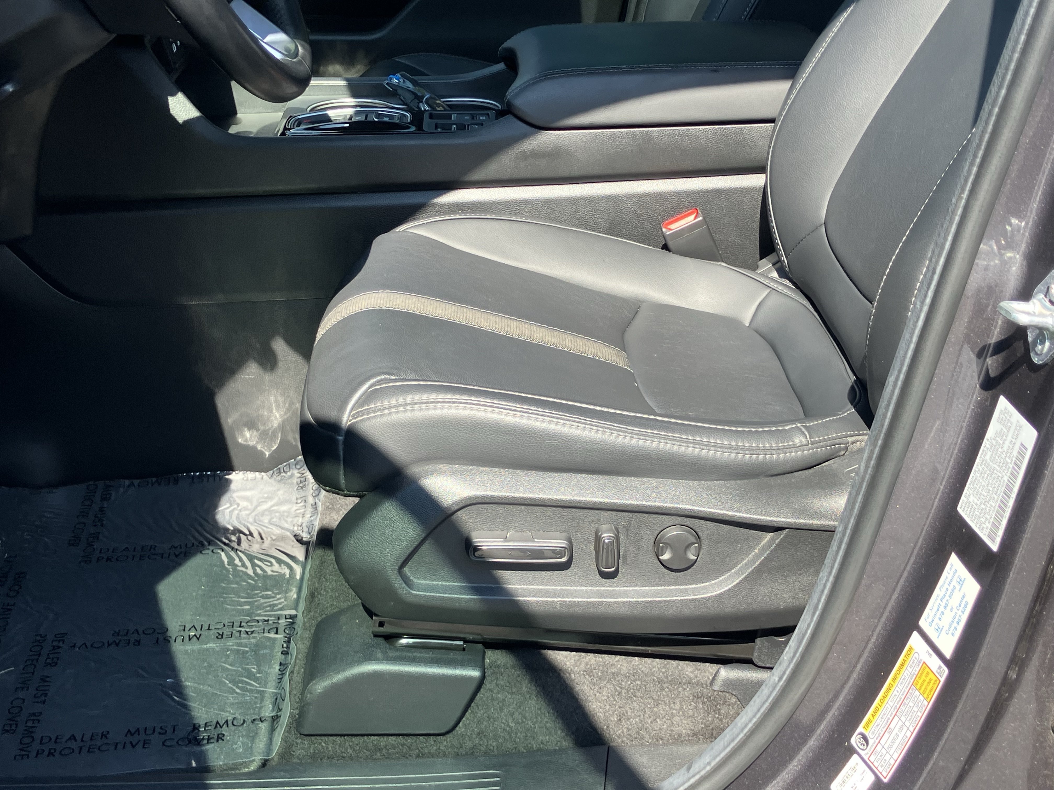 Certified 2025 Honda Pilot Touring image 17