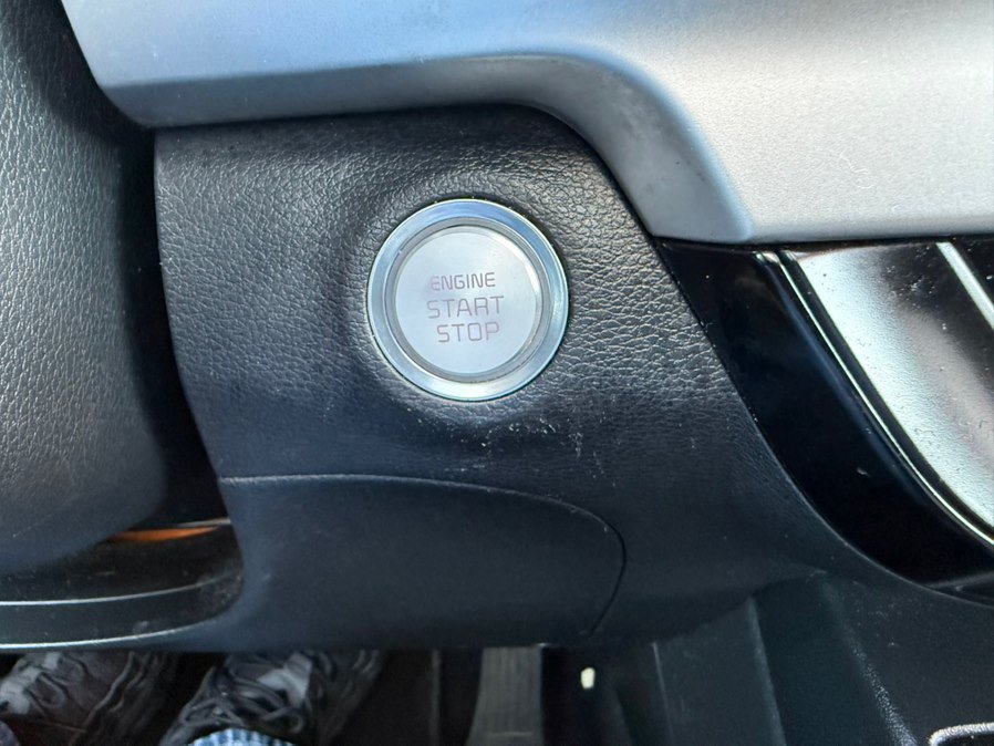 Used 2020 Kia Telluride S w/ S 8 Passenger Seating Package AWD/4WD image 19