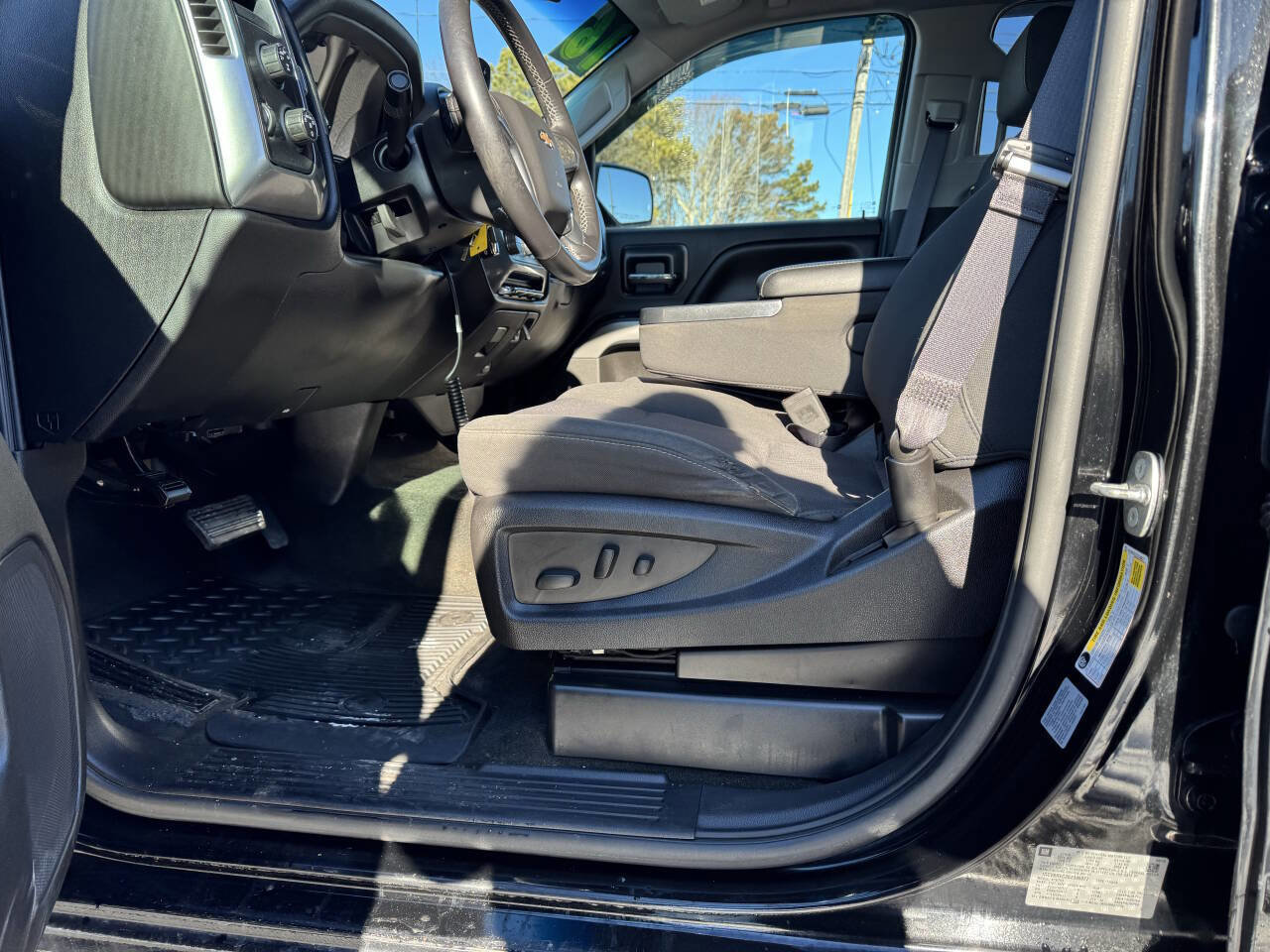 Used 2016 Chevrolet Silverado 1500 LT w/ LT Fleet Convenience Package image 18