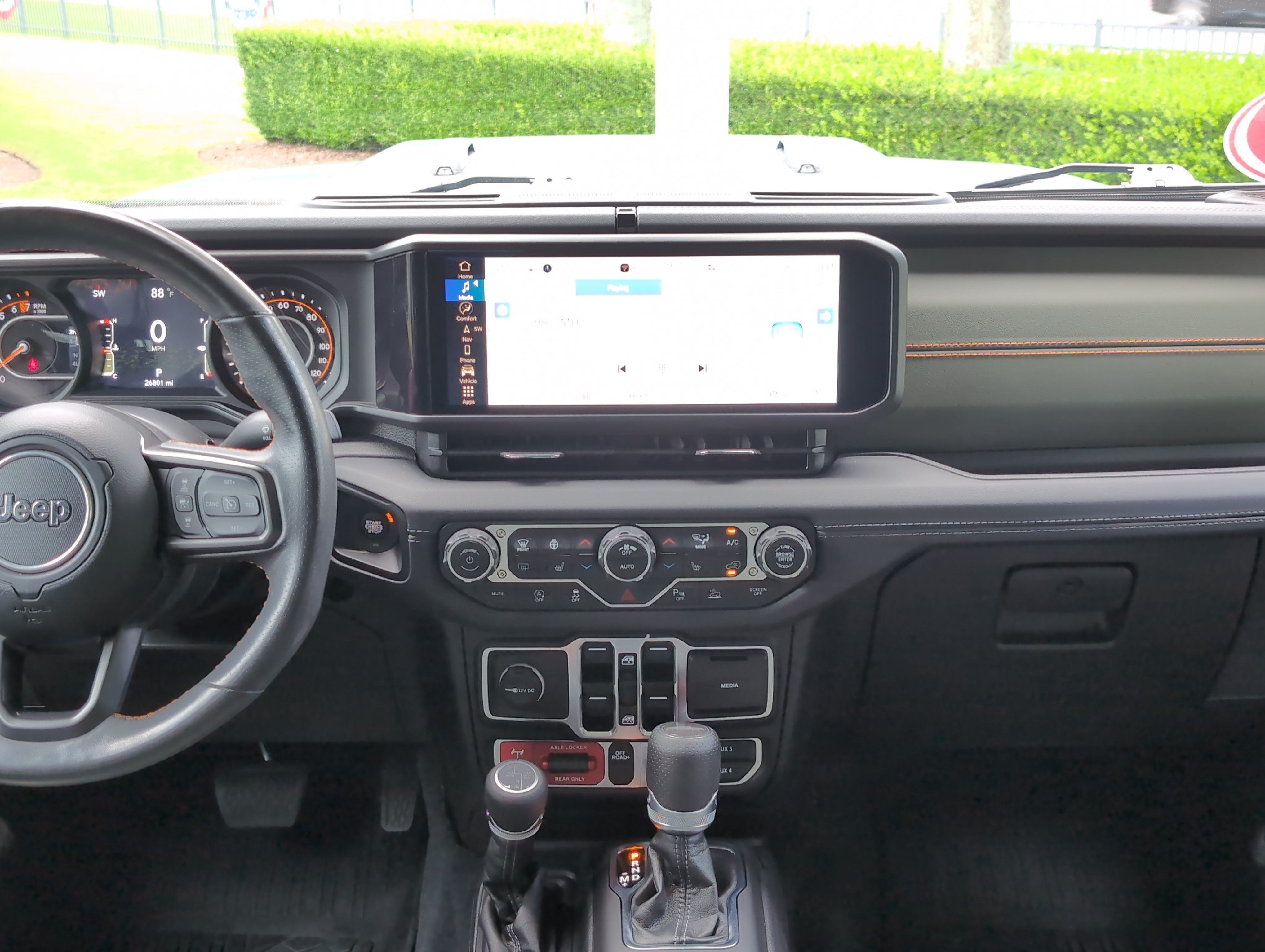 Used 2024 Jeep Gladiator Mojave AWD/4WD image 30