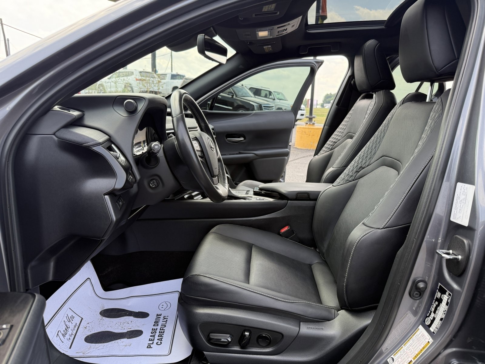 Used 2020 Lexus UX 250h w/ Luxury Package image 10