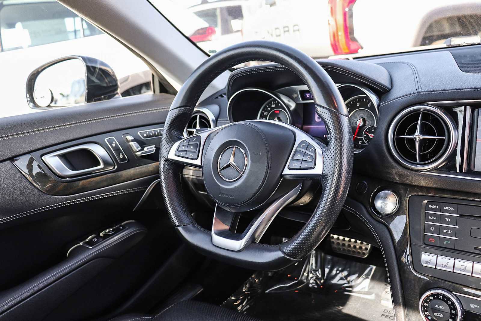 Used 2018 Mercedes-Benz SL 450 image 27
