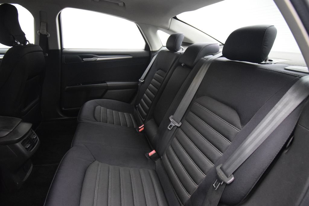 Used 2014 Ford Fusion SE FWD image 17