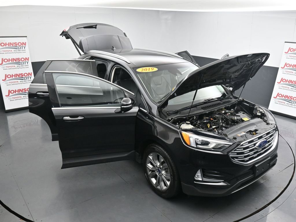 Used 2019 Ford Edge Titanium w/ Cargo Accessory Package image 43
