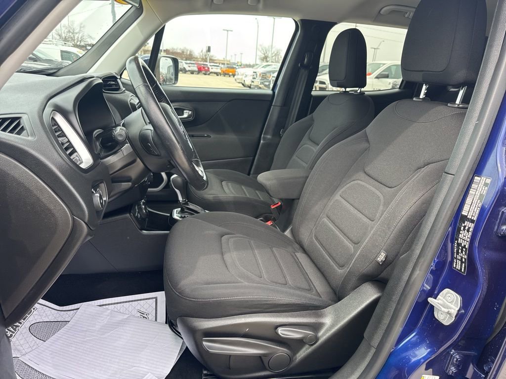 Used 2018 Jeep Renegade Latitude w/ Cold Weather Group image 4