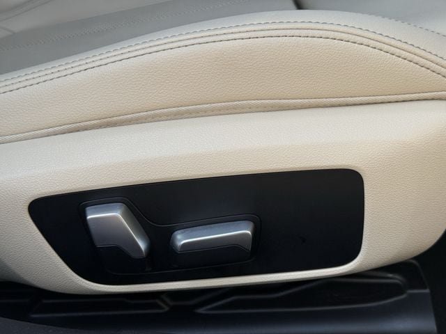 Used 2022 BMW 330i Sedan w/ Convenience Package RWD image 30