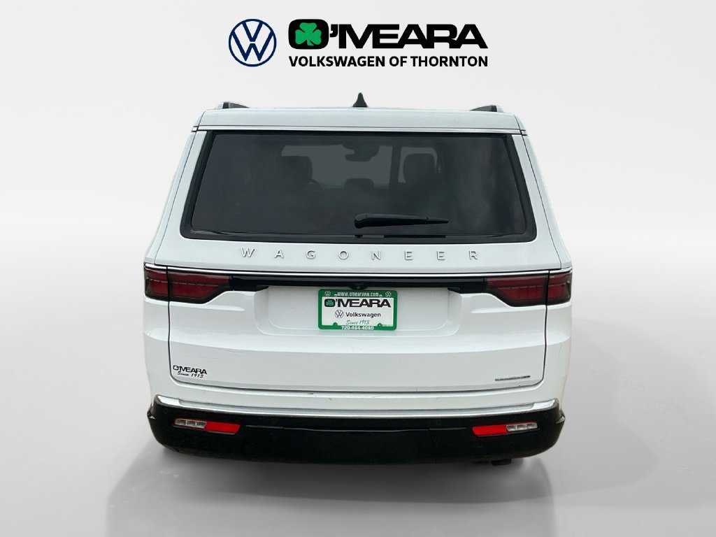 Used 2024 Jeep Wagoneer L Series III w/ Flexible Seating Group AWD/4WD image 4