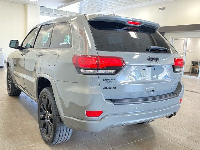 Used 2022 Jeep Grand Cherokee Laredo X AWD/4WD image 5