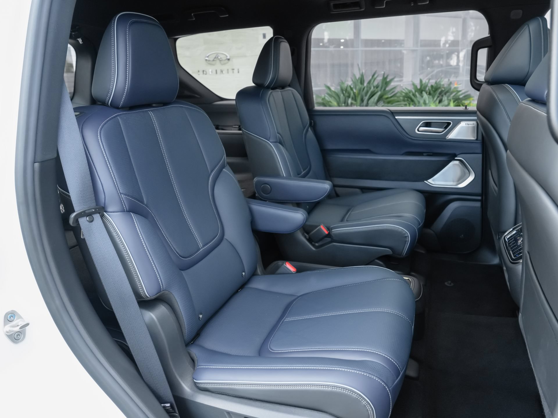 Certified 2026 INFINITI QX80 4WD w/ Sport Exterior Package image 36
