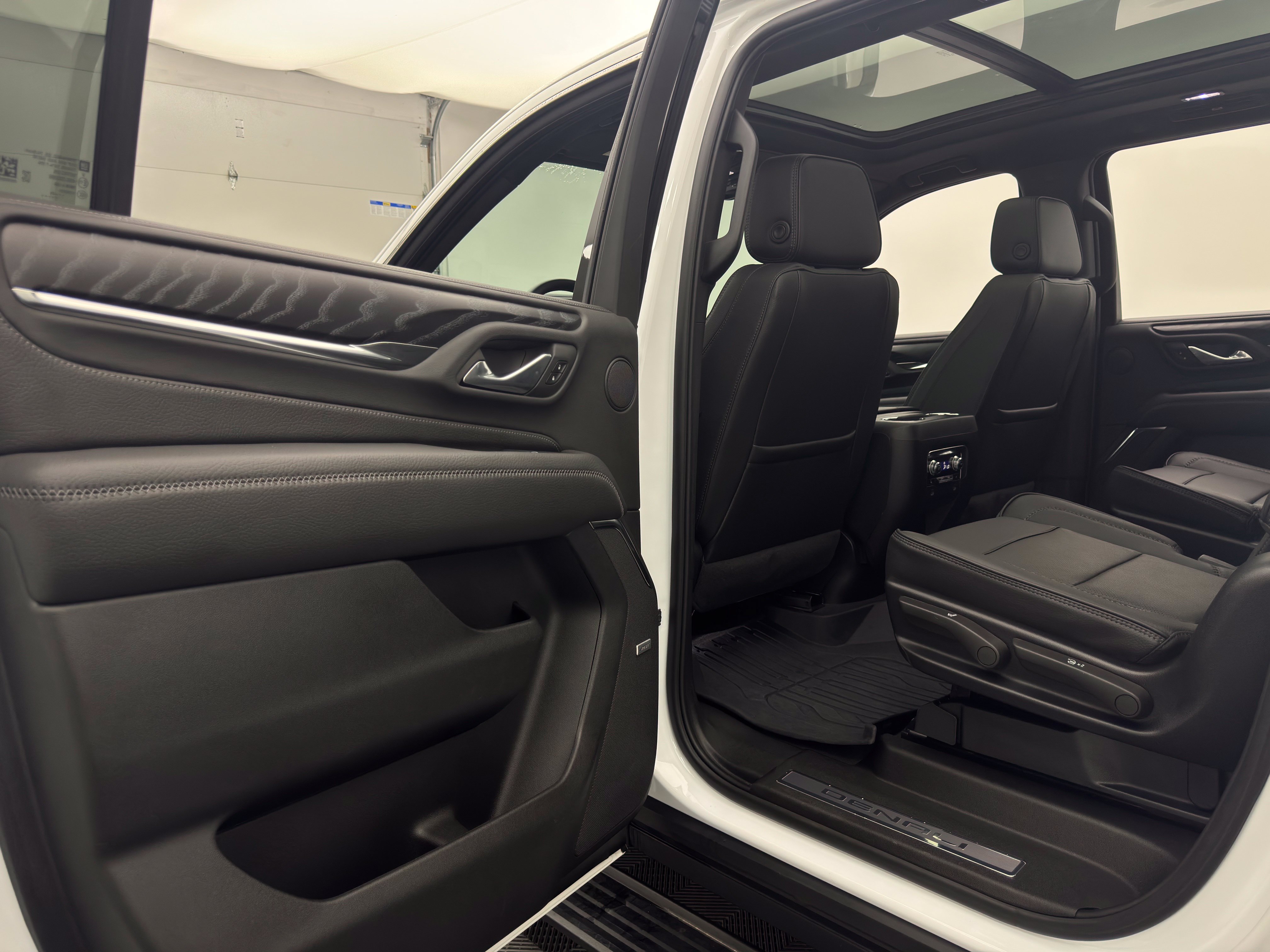 Used 2024 GMC Yukon XL Denali w/ Max Trailering Package AWD/4WD image 48
