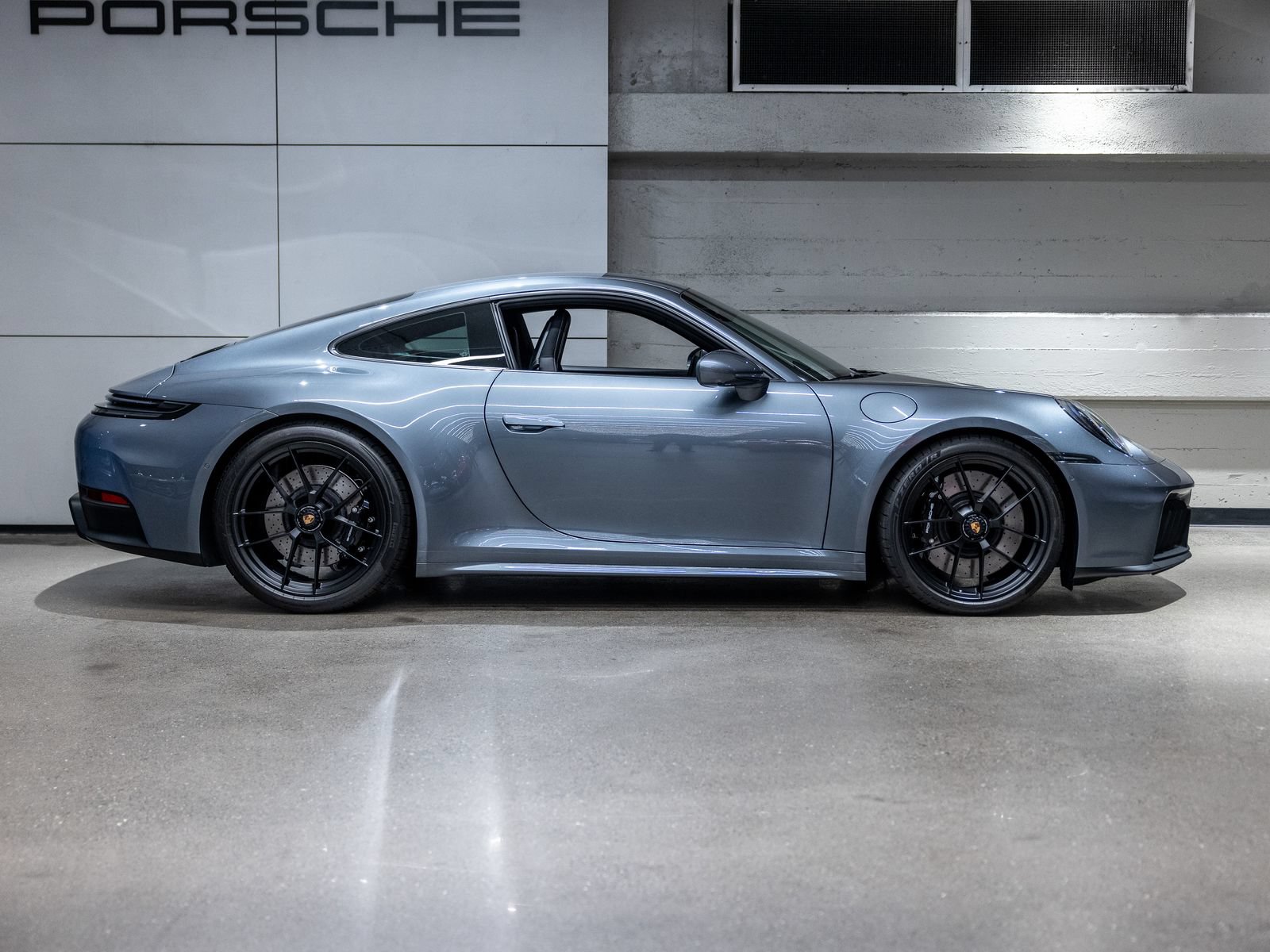 Certified 2026 Porsche 911 Carrera GTS RWD image 9