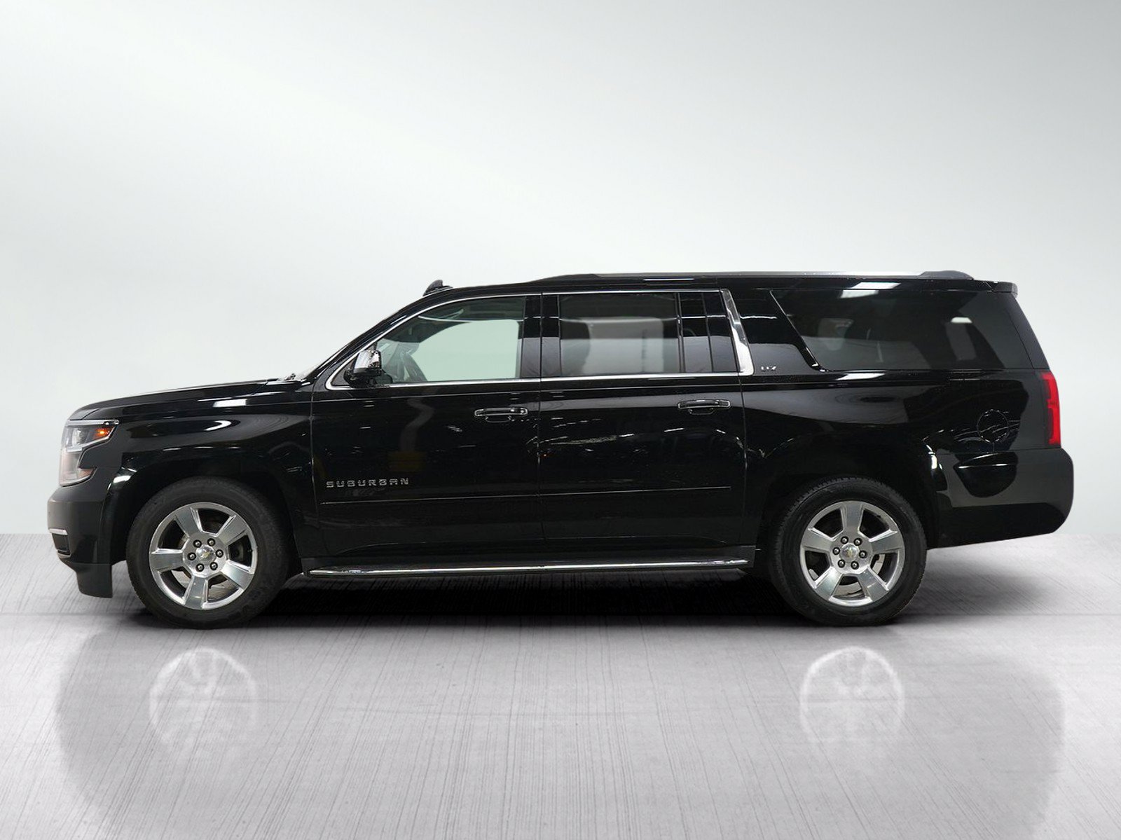 Used 2016 Chevrolet Suburban LTZ AWD/4WD image 2