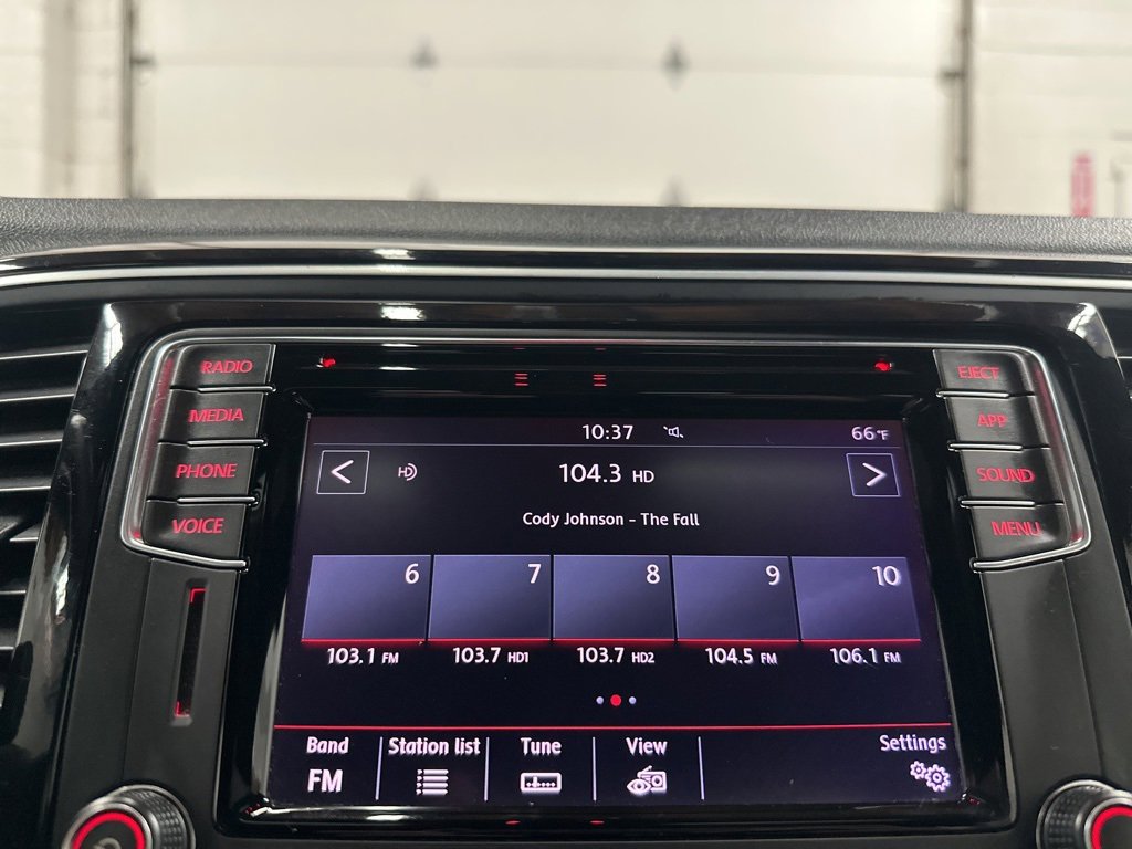 Used 2019 Volkswagen Beetle 2.0T SE image 26