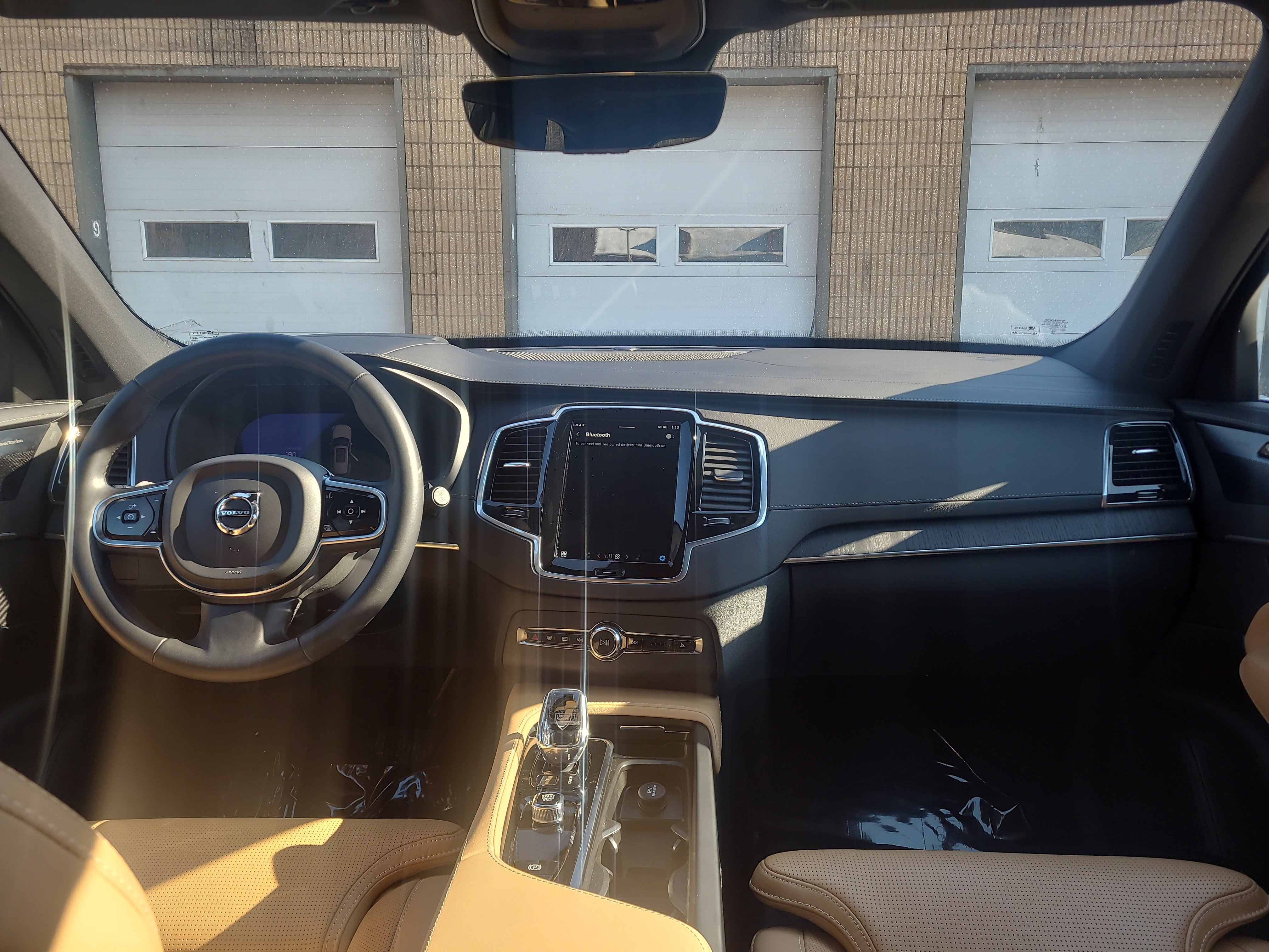 Used 2024 Volvo XC90 B6 Ultimate w/ Protection Package Premier image 19