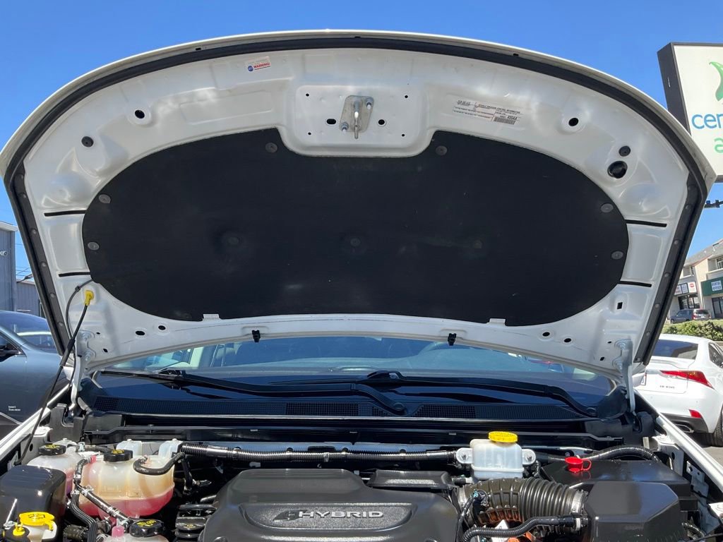 Used 2022 Chrysler Pacifica Touring-L w/ Uconnect Theater Family Group image 13