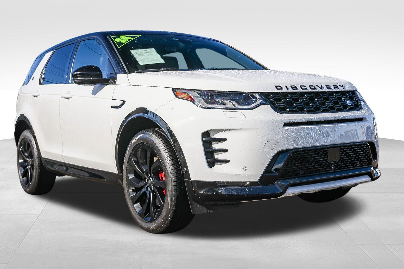 Used 2024 Land Rover Discovery Sport Dynamic SE image 3