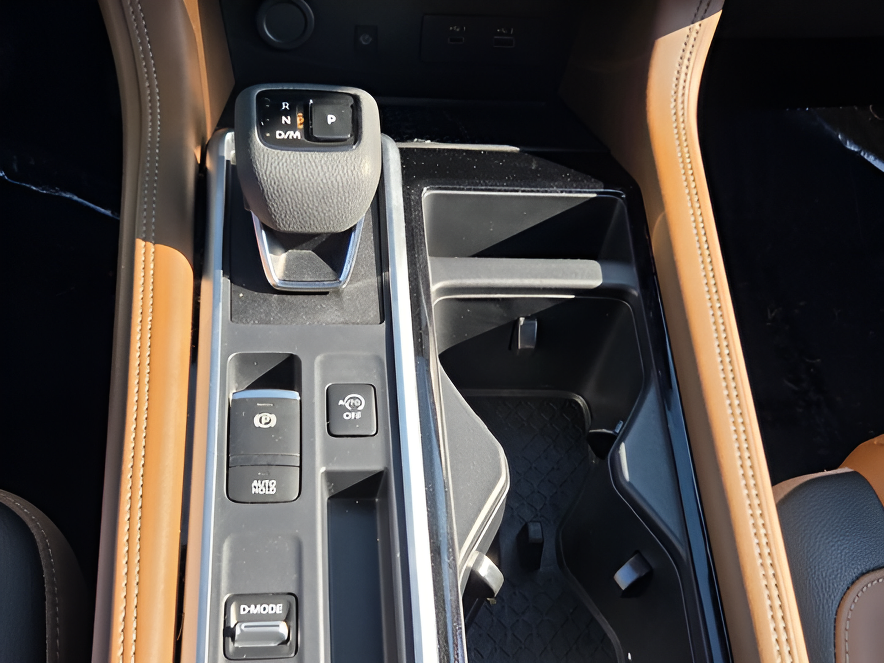 Used 2024 Nissan Pathfinder Platinum FWD image 15