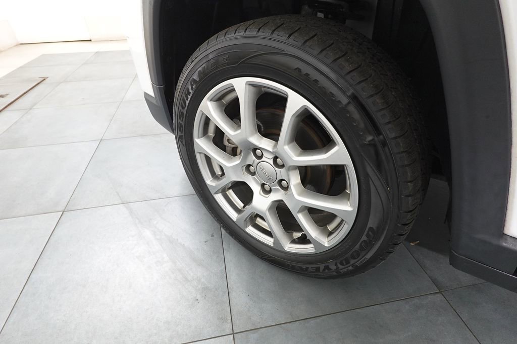 Used 2022 Jeep Compass Latitude w/ Sun and Sound Group image 30