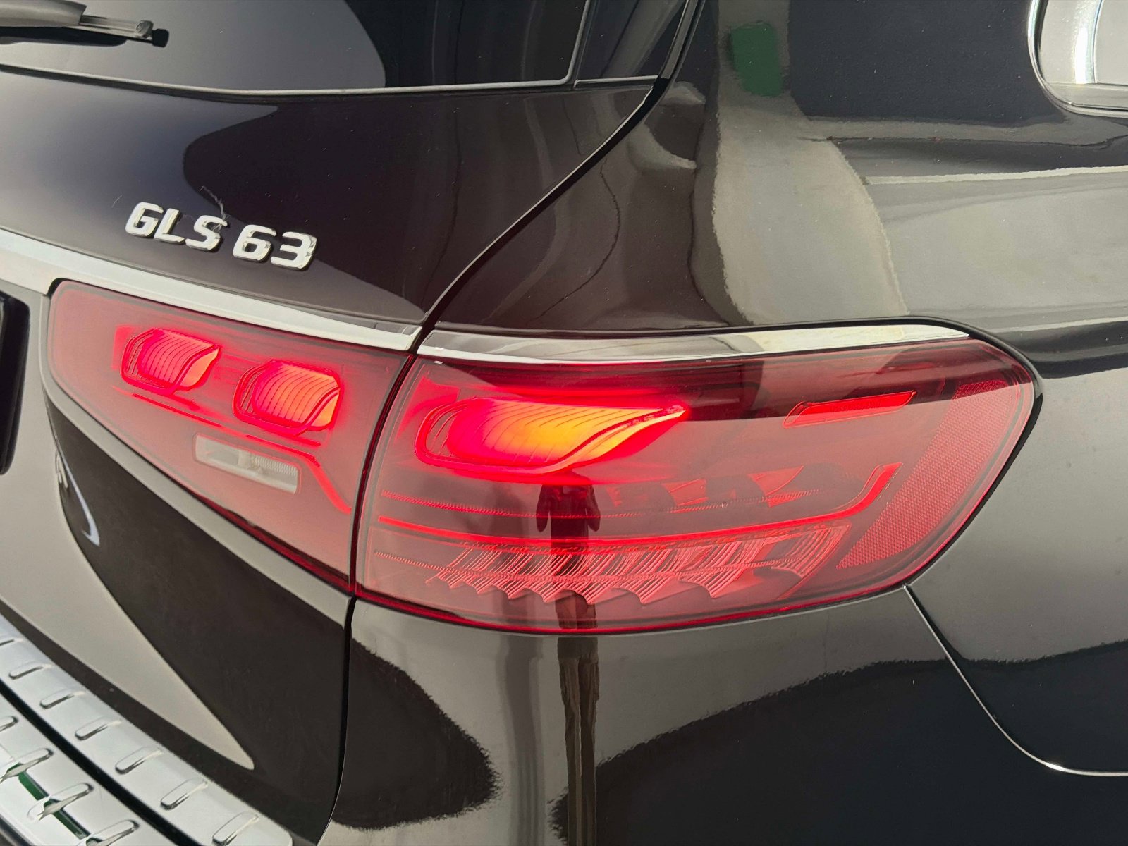 Used 2024 Mercedes-Benz GLS 63 AMG 4MATIC image 17
