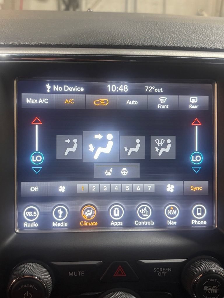 Used 2018 Jeep Grand Cherokee Limited AWD/4WD image 12