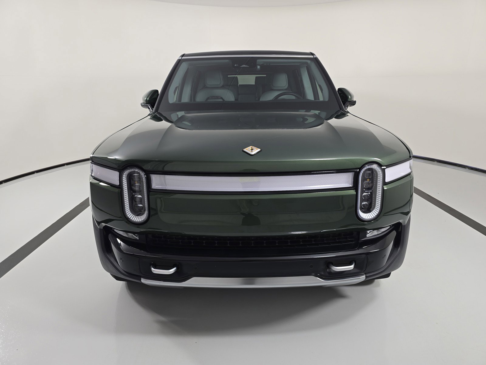 Used 2024 Rivian R1S Adventure AWD/4WD image 8