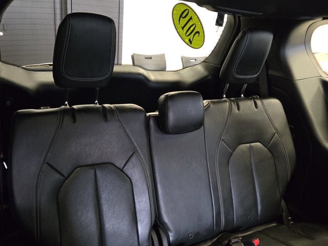 Used 2019 Chrysler Pacifica Touring-L Plus w/ S Appearance Package FWD image 9