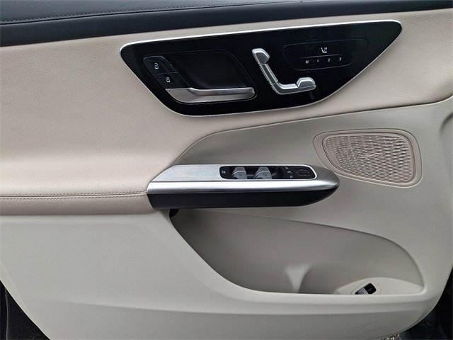 Used 2023 Mercedes-Benz GLC 300 image 12