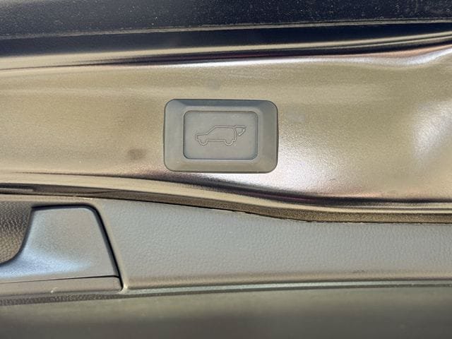 Certified 2023 Toyota RAV4 XLE Premium AWD/4WD image 32