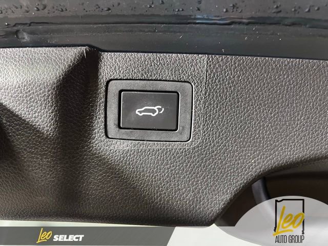 Used 2018 Hyundai Santa Fe SE w/ SE Premium Package 02 FWD image 17
