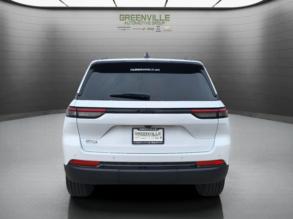 New 2025 Jeep Grand Cherokee Altitude image 6