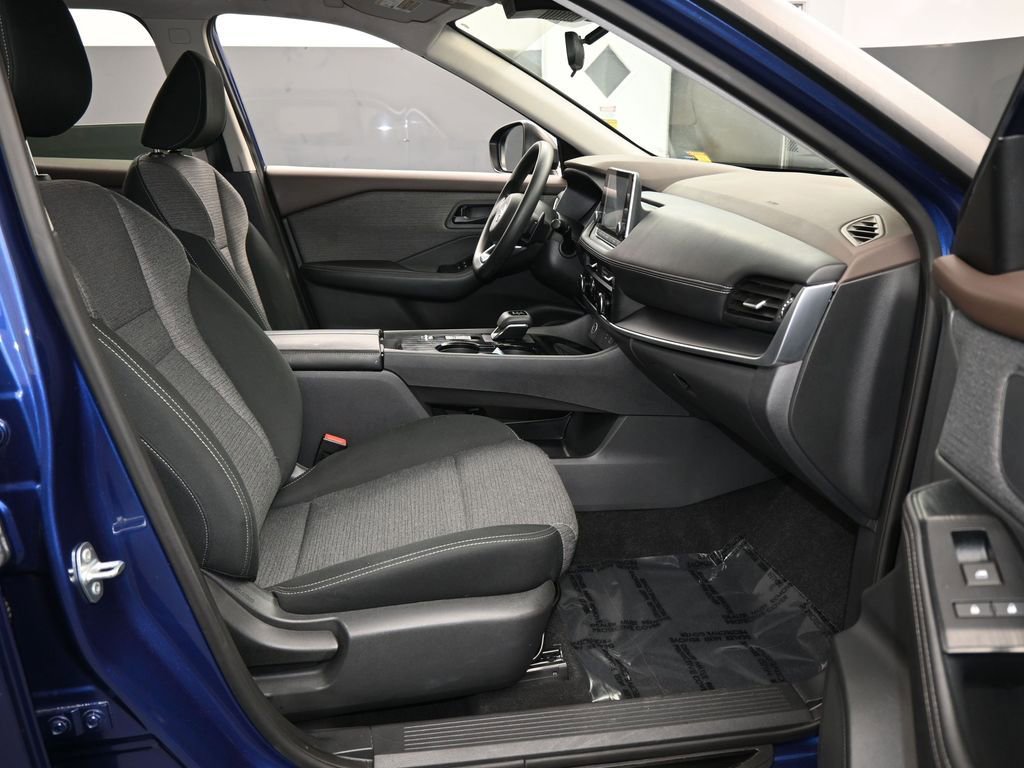 Used 2021 Nissan Rogue S image 38