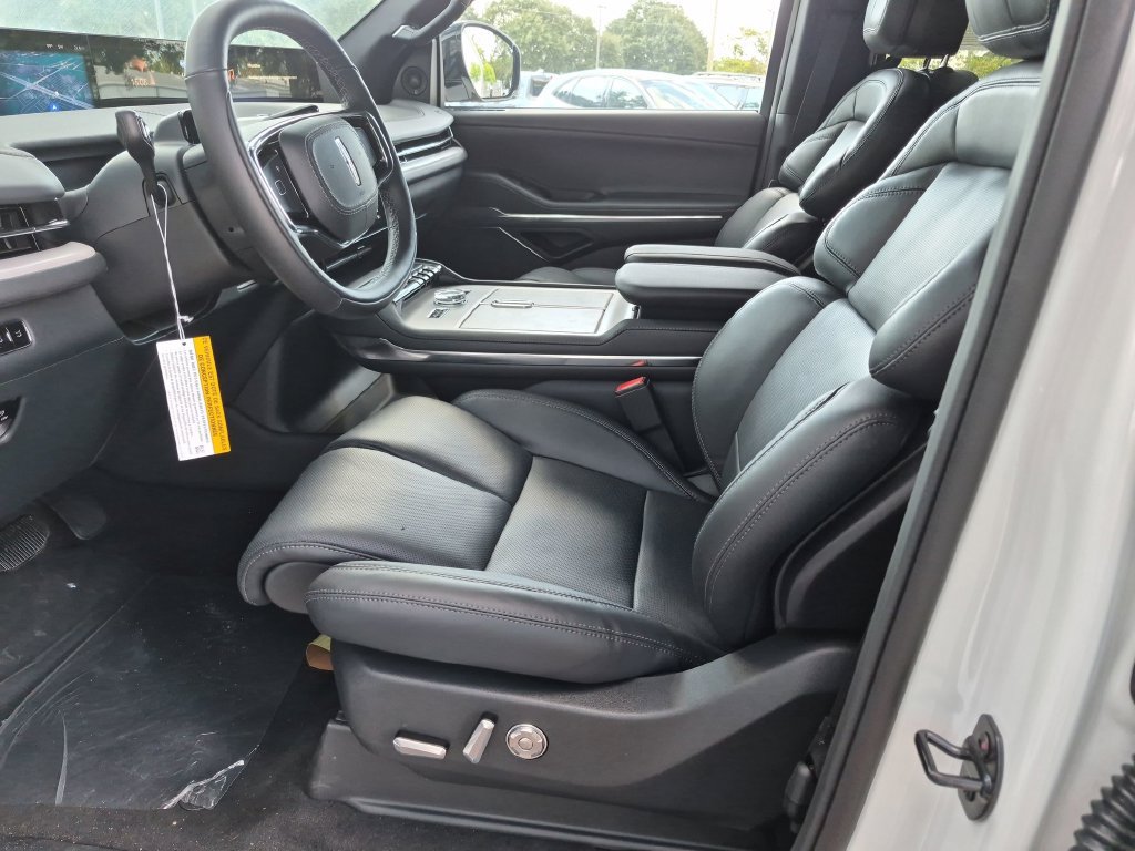 New 2027 Lincoln Navigator L Reserve w/ Jet Appearance Package AWD/4WD image 18