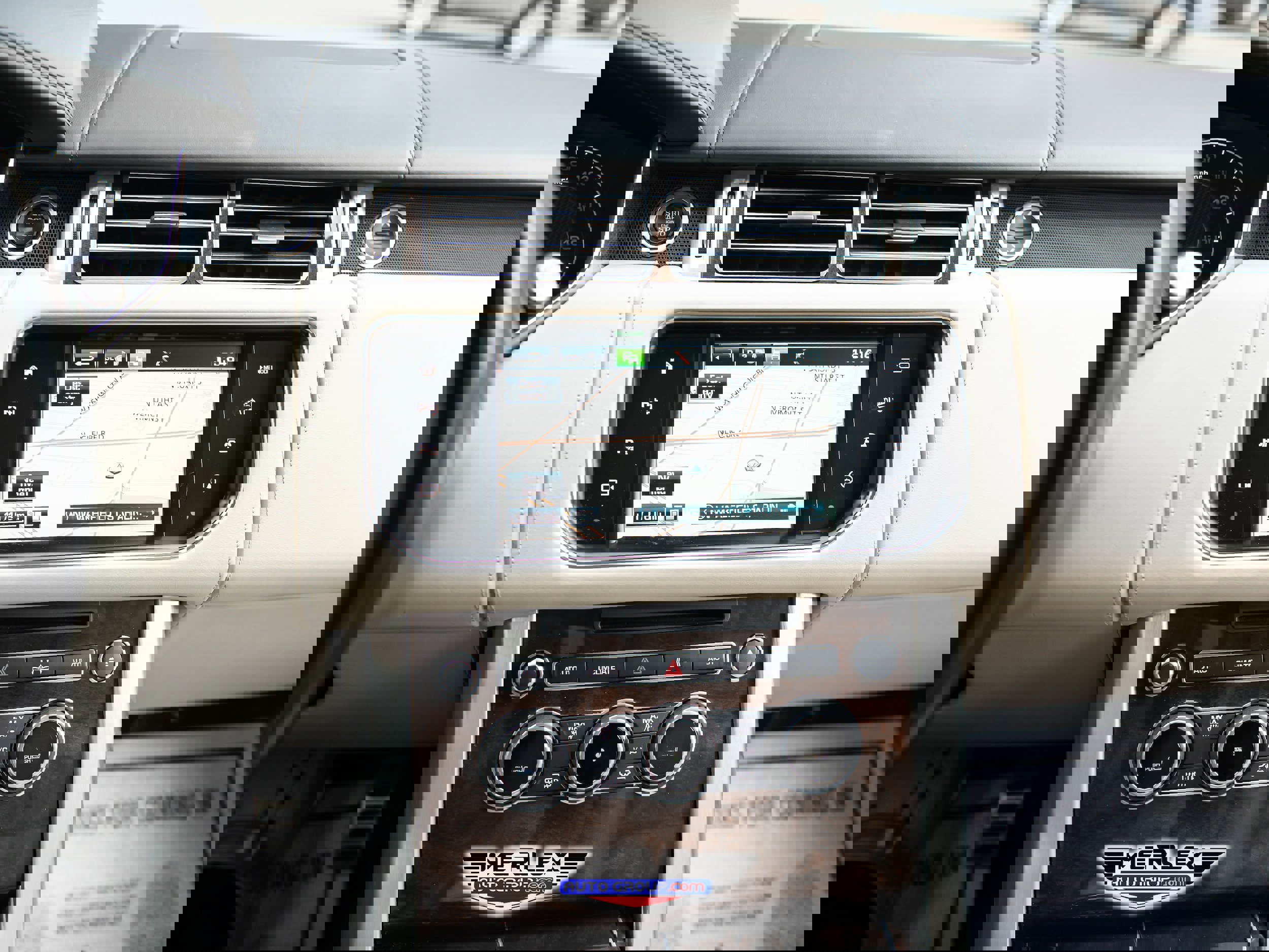 Used 2016 Land Rover Range Rover Autobiography image 33