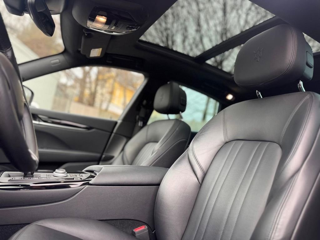 Used 2023 Maserati Levante GT AWD/4WD image 18