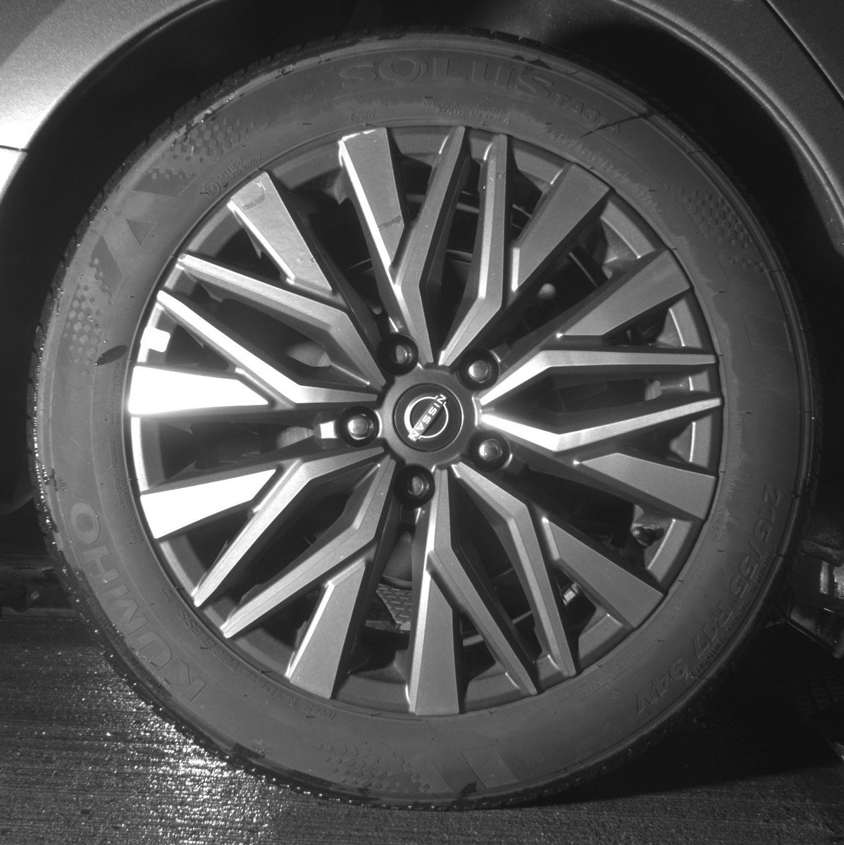 Used 2025 Nissan Altima 2.5 SV FWD image 15