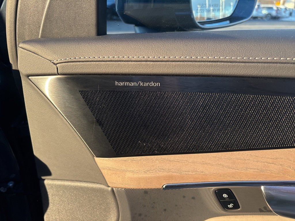 Certified 2025 Volvo XC90 B6 Plus image 41