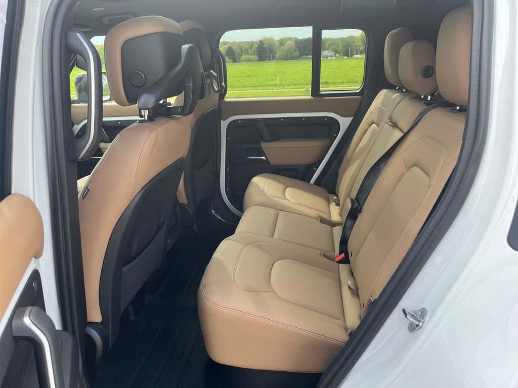 New 2026 Land Rover Defender 110 X-Dynamic SE AWD/4WD image 17