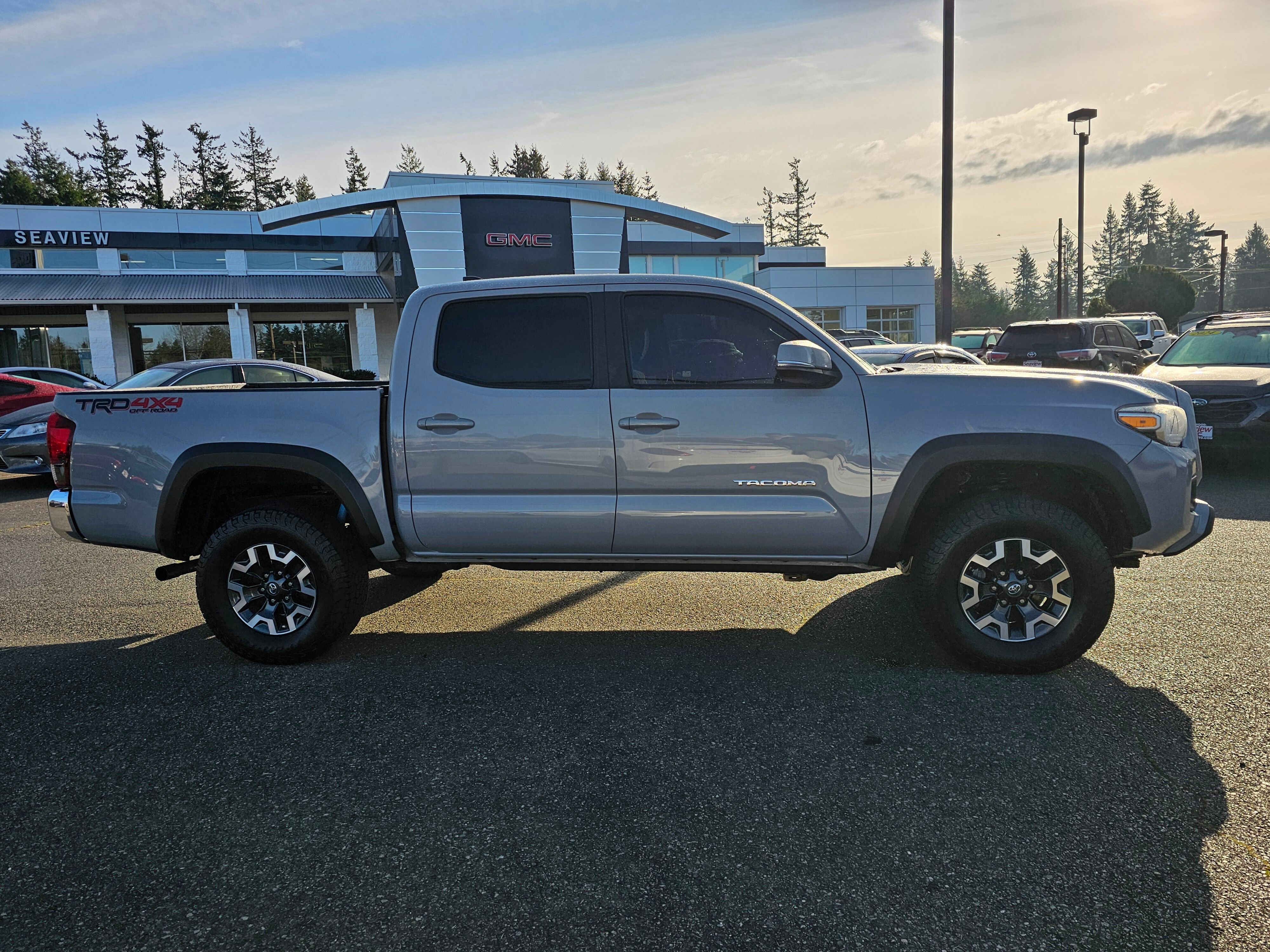 Used 2019 Toyota Tacoma TRD Off-Road image 8