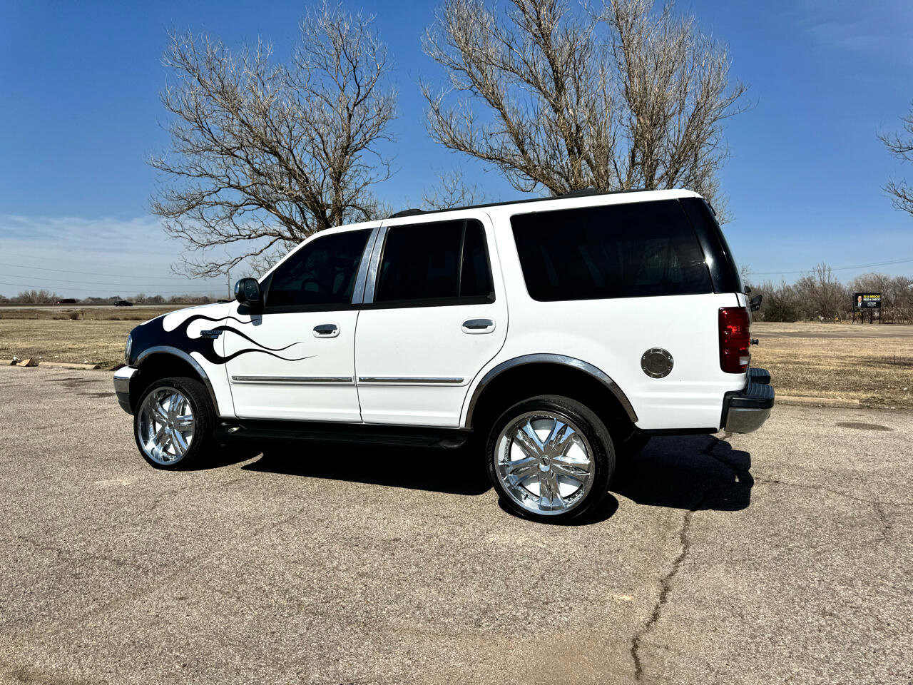 Used 2002 Ford Expedition XLT image 19