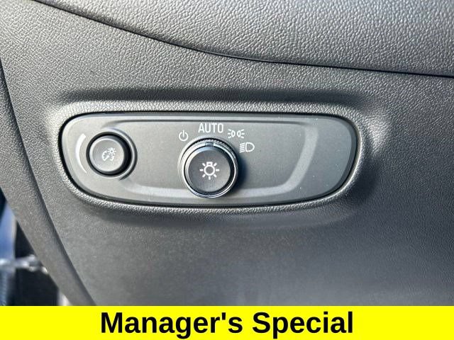 Used 2022 Chevrolet Equinox LT w/ Driver Convenience Package FWD image 17