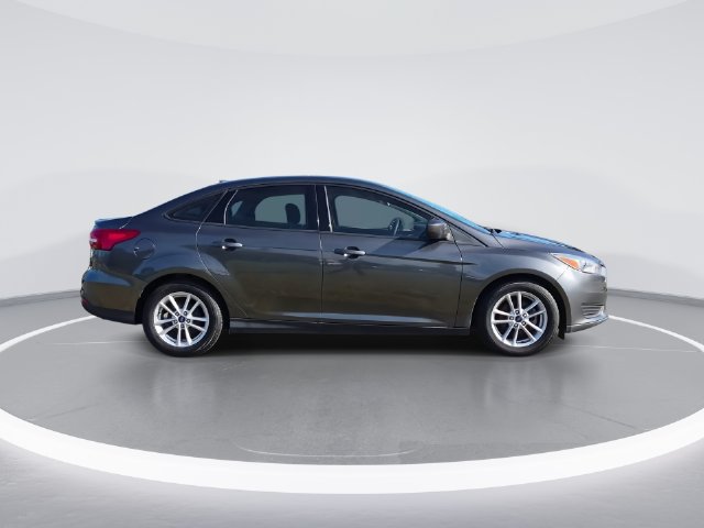 Used 2018 Ford Focus SE FWD image 9