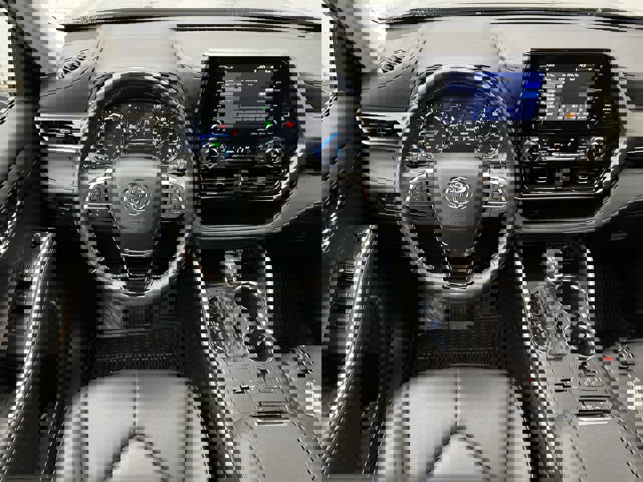 Used 2021 Toyota Highlander XLE image 14