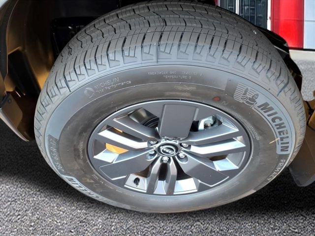 Certified 2026 Nissan Frontier SV w/ All-Weather Content Package AWD/4WD image 9