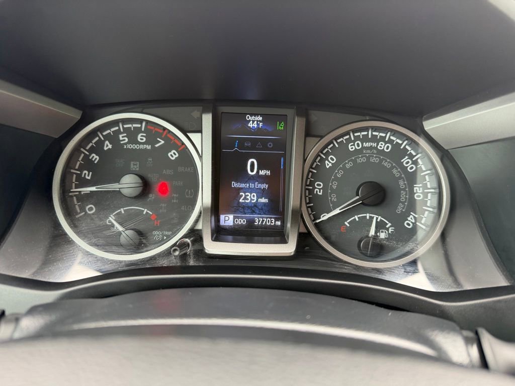 Certified 2022 Toyota Tacoma SR5 AWD/4WD image 13