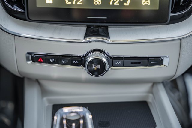 New 2026 Volvo XC60 B5 Ultra w/ Protection Package Premier image 23